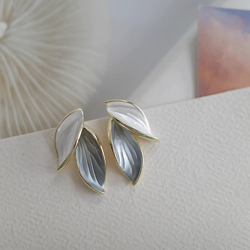 Petal Blink - Earrings