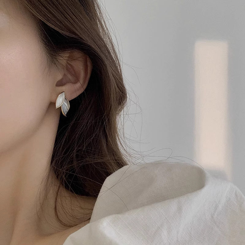 Petal Blink - Earrings